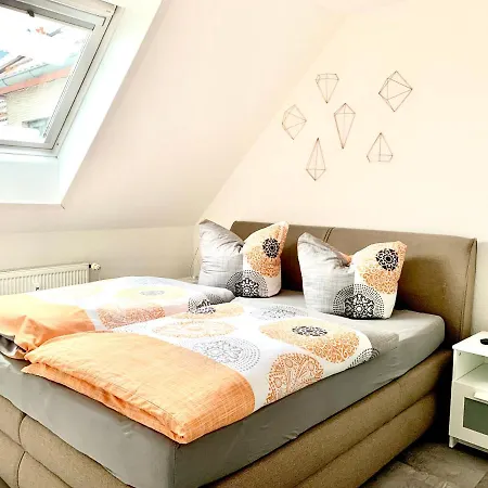 Cottbus-apartments - Apricot I Privat I Wifi I Kueche I Balkon * Cottbus